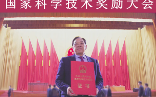 悦康药业董事长于伟仕荣膺2024新经济医药行业年度人物终身成就奖